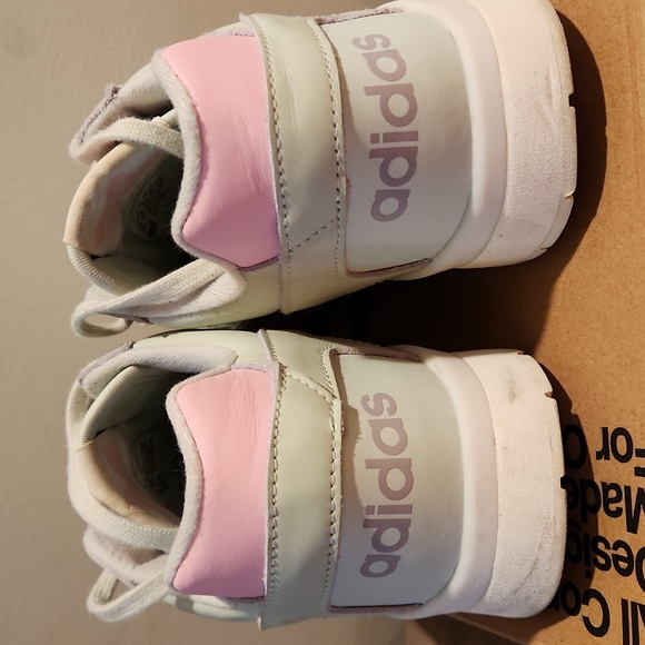 Adidas 8 mint and cotton candy pink - Picture 1 of 3